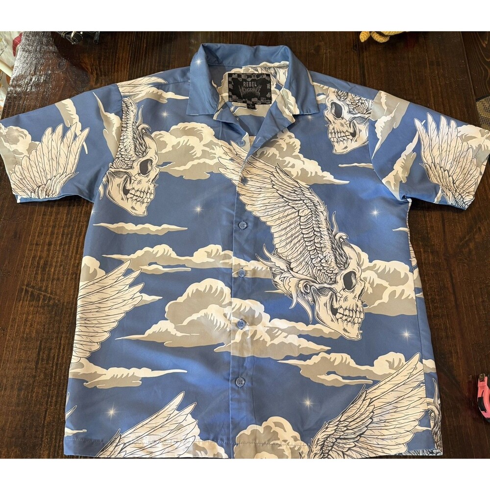 Rebel Vengeance Mens Medium Blue Winged Skull Cloud Print Button Up Shirt